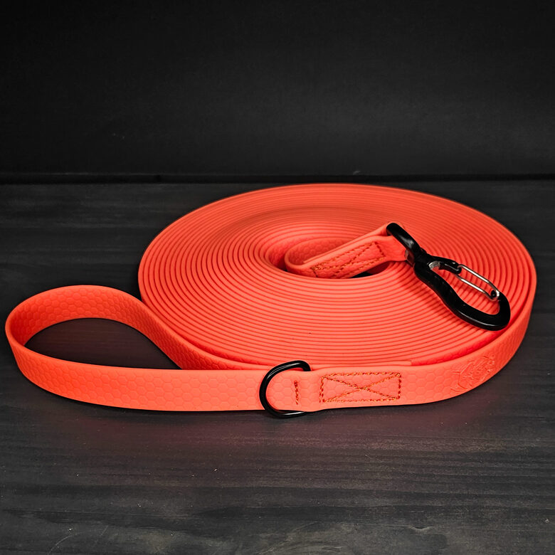 HEXA pavada ar rokturi, 20mm (līdz 8m) (sarkans)